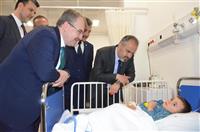 Sağlık Bakanı Yardımcısı Halil Eldemir, açılışı yapılan Bursa Yenişehir Devlet Hastanesi'nde tedavi göre hastaları ziyaret etti 